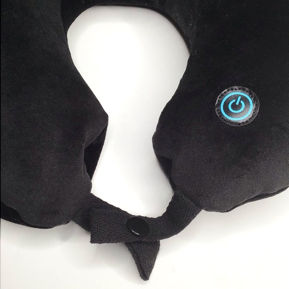 Black Microbead Vibrating Travel Neck with a pocket holding batteries - Picture 4 of 9